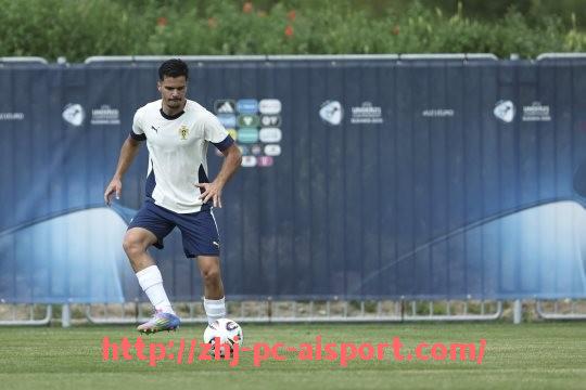 爱体育-德甲三支顶级球队的比较与优势解析